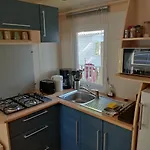 Alpesi faház Smart Roma Mit Terrasse, Ca 15min Europapark, Rulantica *