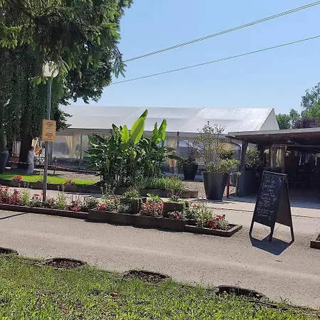 Smart Roma Mit Terrasse, Ca 15min Europapark, Rulantica Alpehytte